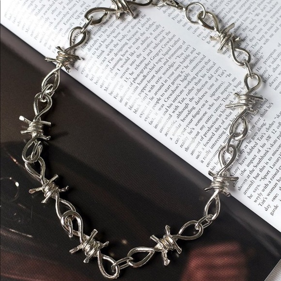 SOLD✨New Eclat Bad Batch Festival Necklace Silver - Picture 3 of 6